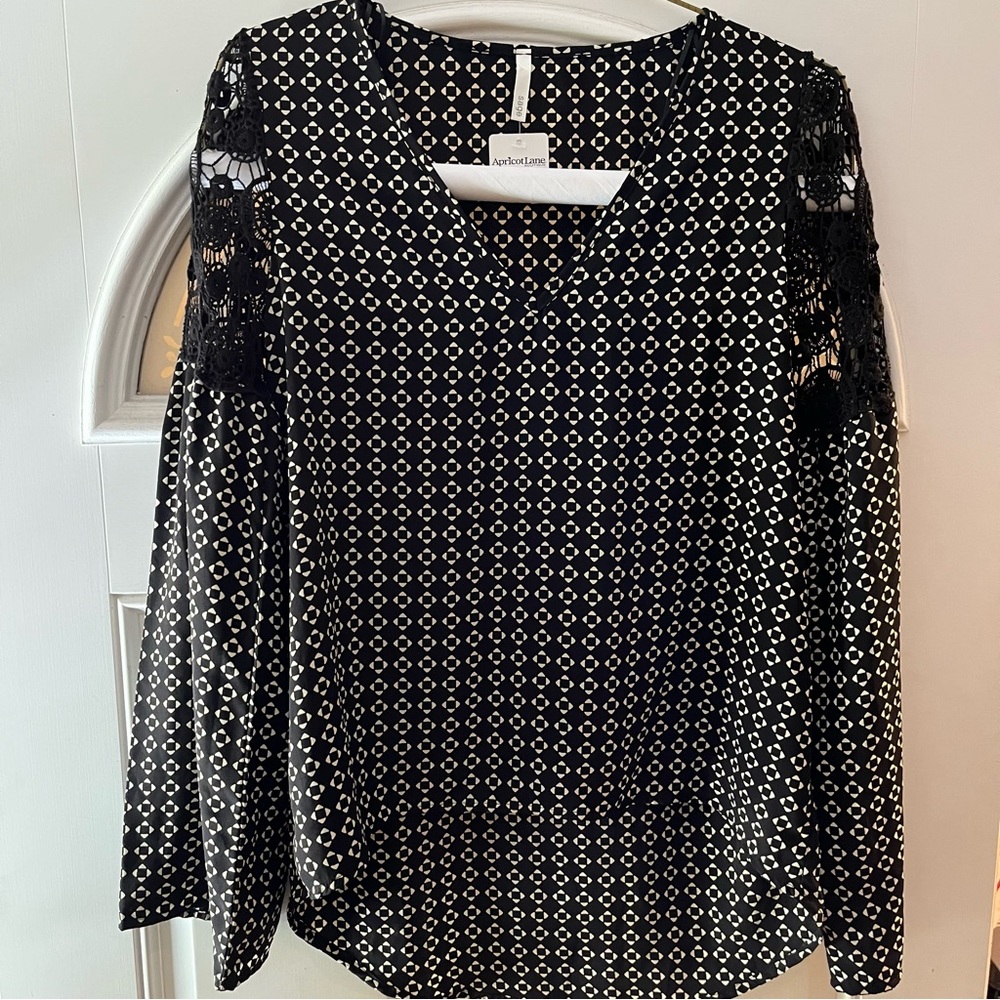 SAGE B/W Pattern Long Sleeve Blouse Lace Detail Small